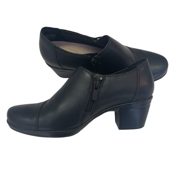 Clarks Womens Emslie Warren Side Button Shooties Black Leather Size 7M - Picture 4 of 7